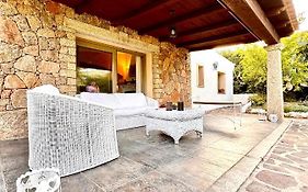 Rosemary Countryside Villa